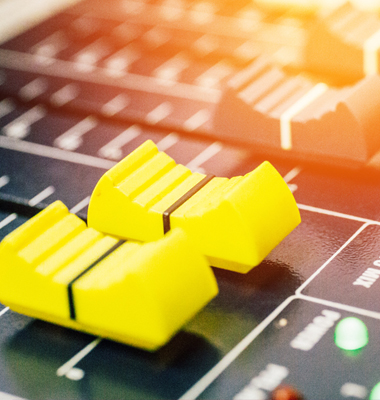 mixer, cdj ed attrezzature per dj professionali